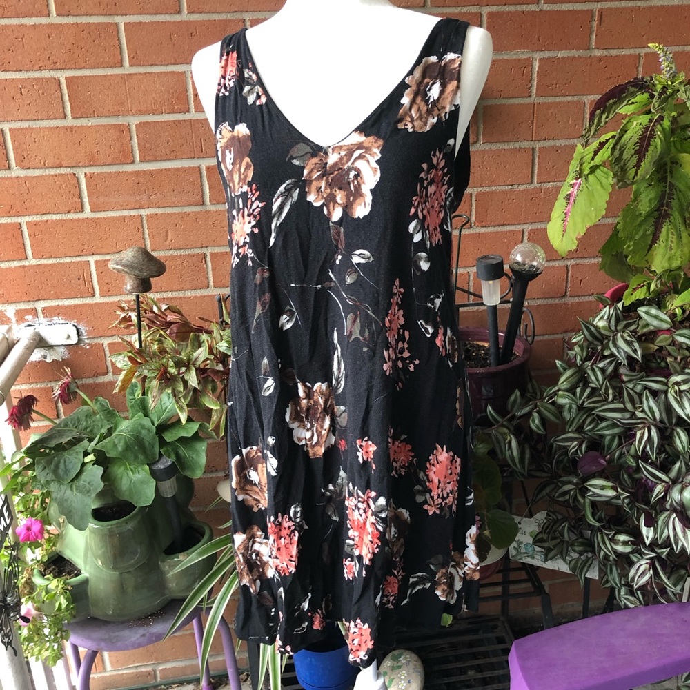 Vestique floral dress
